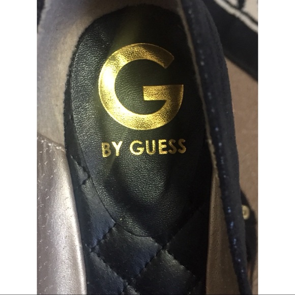 Classic Black Guess Flats - Picture 7 of 7